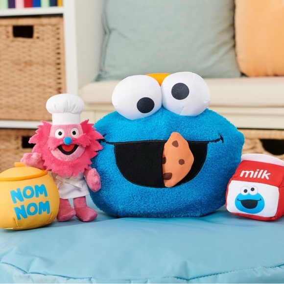 Sesame Street Blue and Pink Stuffed Animals Set - Picture 4 of 5